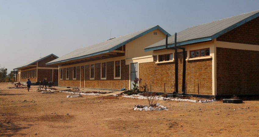 Mabweni ya wasichana kwenye Shule ya  Sekondari Mubaba Wilayani Biharamulo yaliyojengwa kwa kutumia matofali ya kufungamana ikiwa ni sehemu ya usambazaji wa teknolojia hiyo